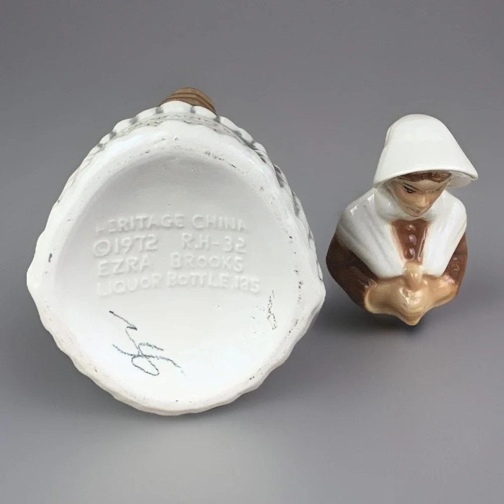 Vintage 1972 Whiskey Decanter Ezra Brooks Heritage China Mountaineer Woman RH-32